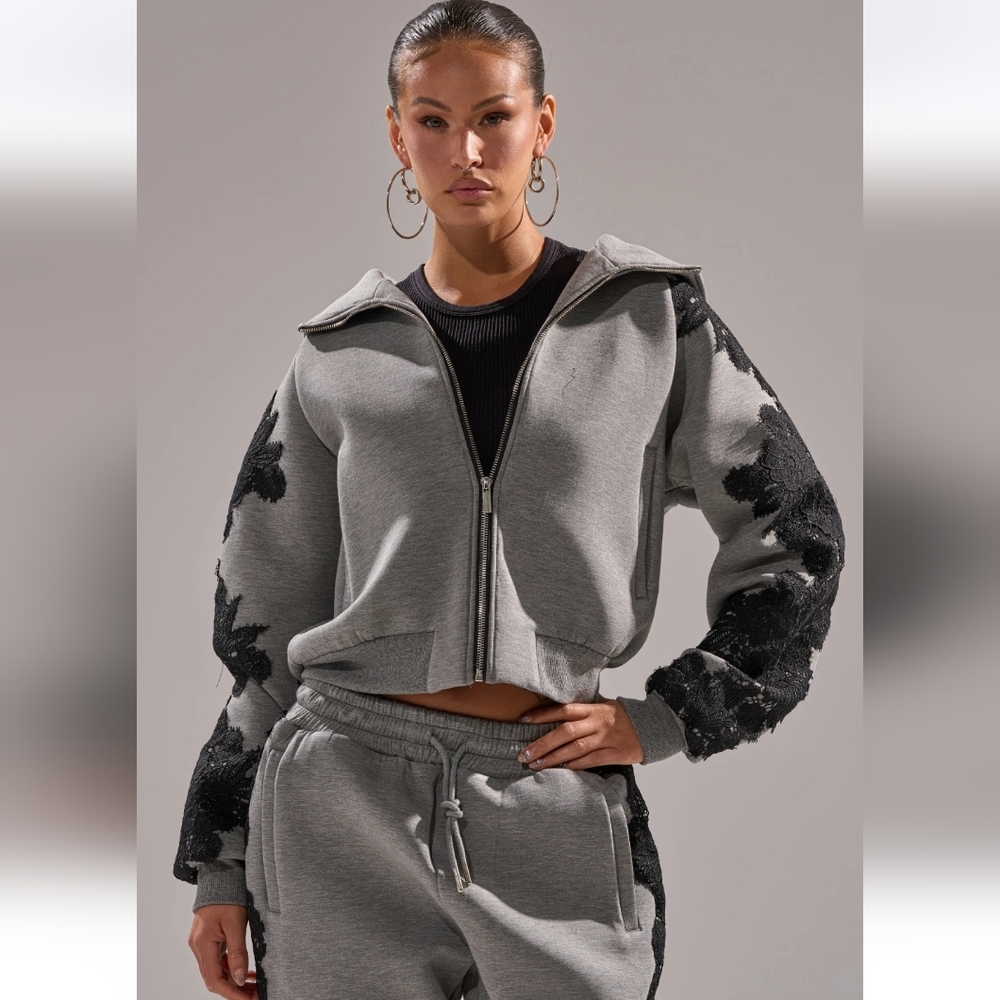 RAQUEL ZIP UP SWEATSHIRT - L